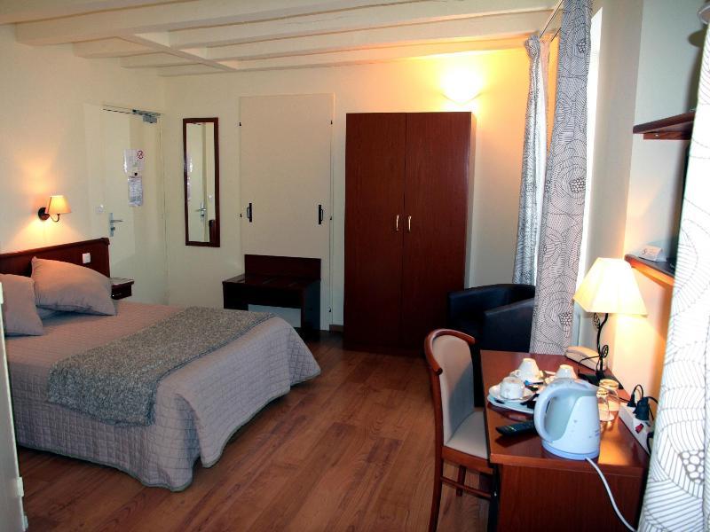 Auberge Du Cheval Blanc 博蒙皮耶-德伯夫 外观 照片